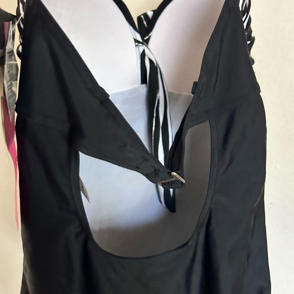 NWT Christina Black and White Striped Swimsuit 🌹 the trickster suit - Picture 4 of 7